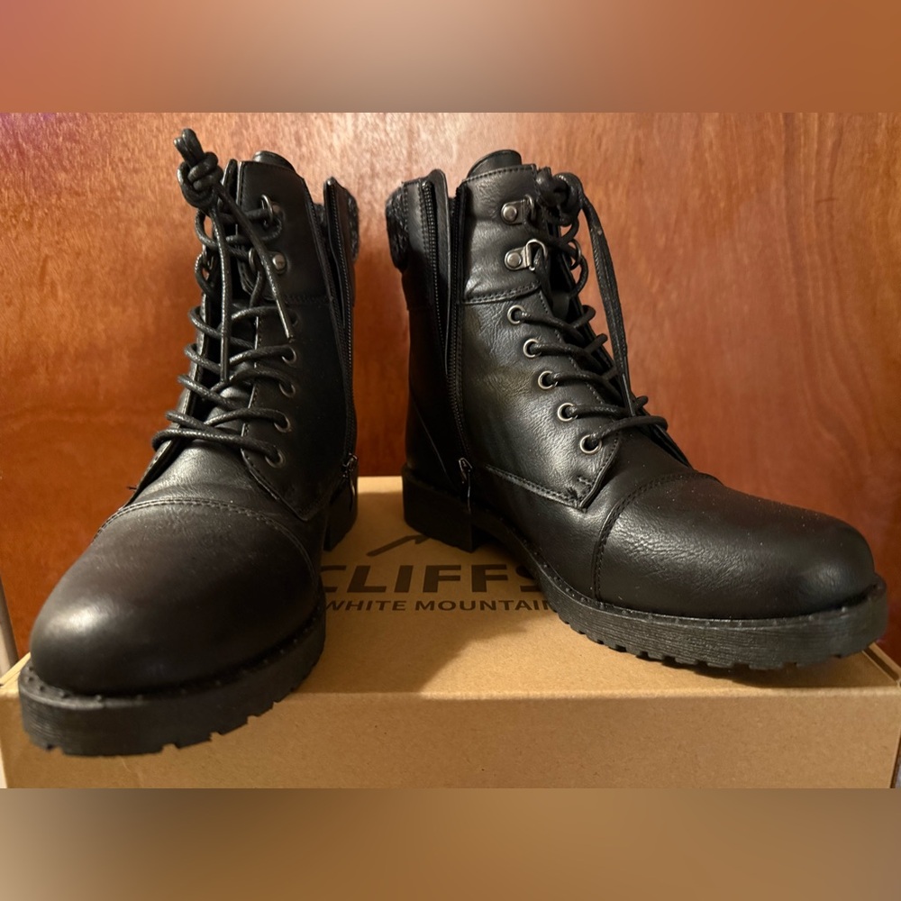 Women’s White Mountain Black Leather Combat Boots by Cliffs, Size 7.5